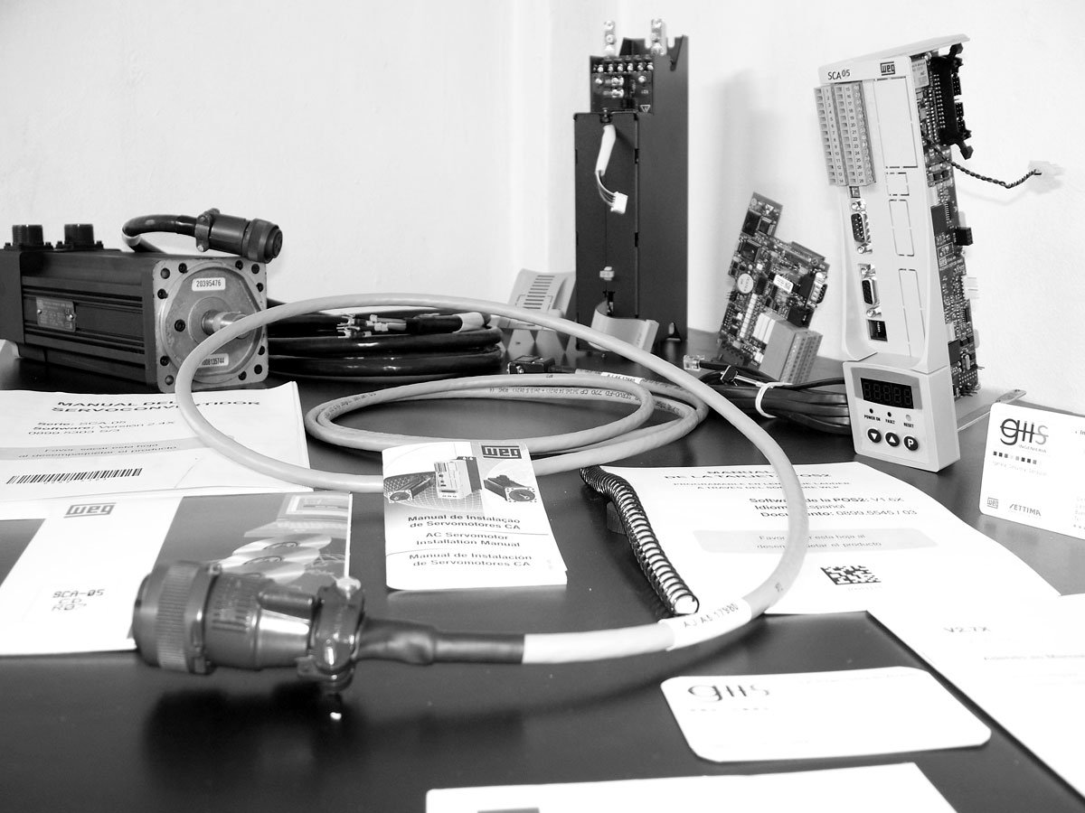 Tablero PLC en planta — GIIS Ingeniería